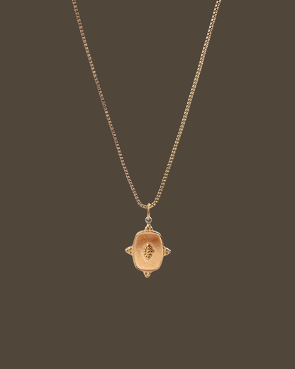 Virginia Pendant Box Chain Necklace