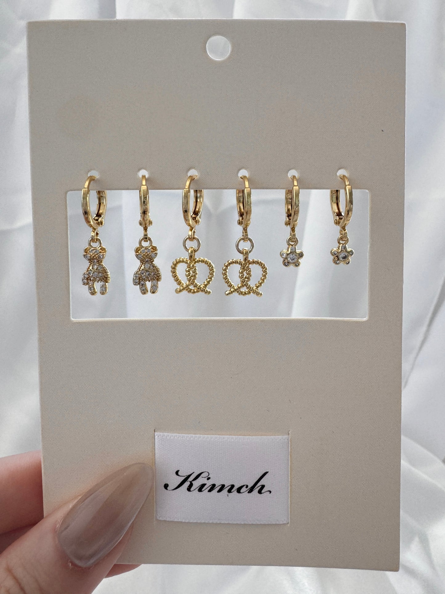 Teddy Croissant Flower Huggie Earrings Set