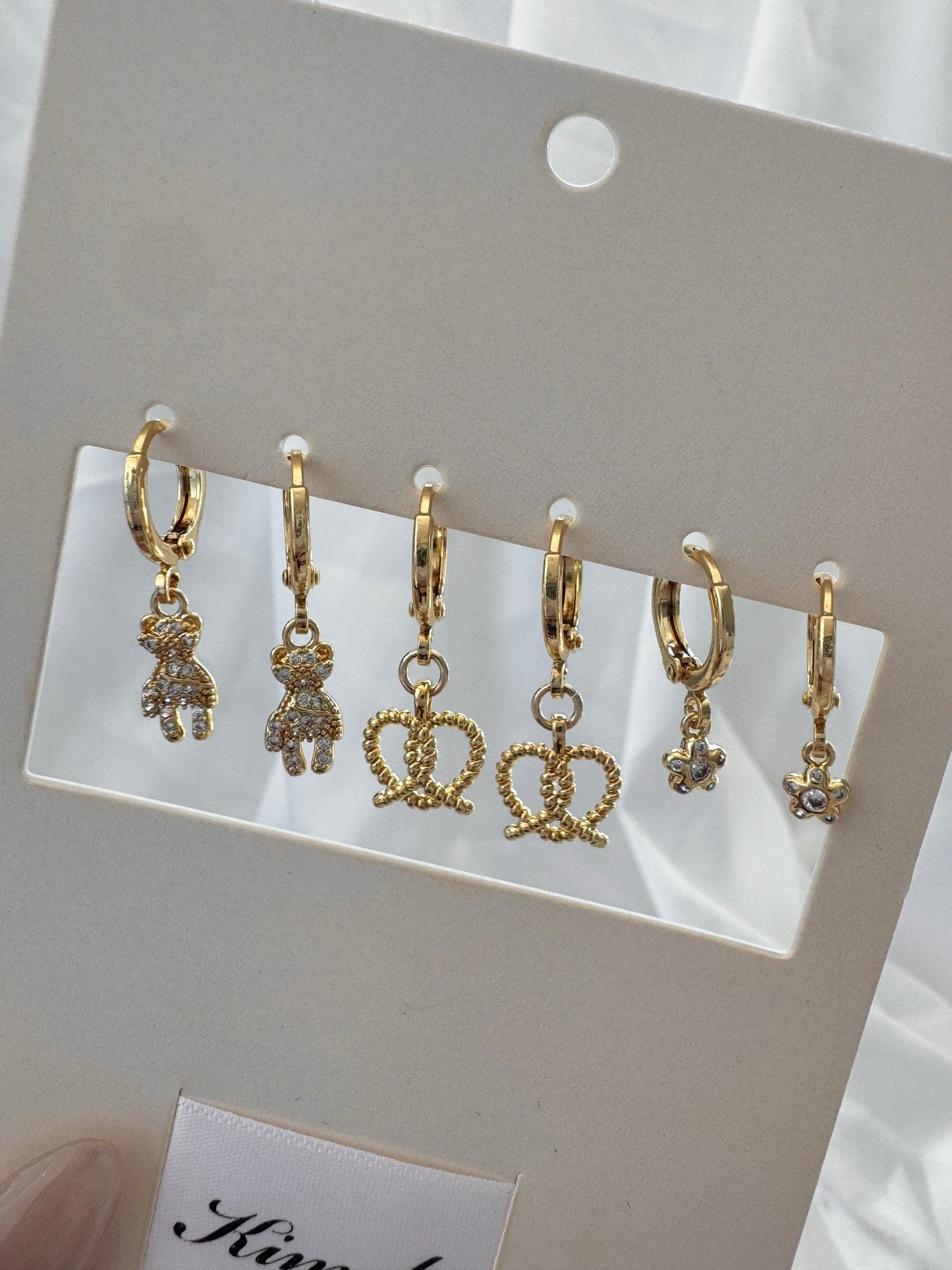 Teddy Croissant Flower Huggie Earrings Set