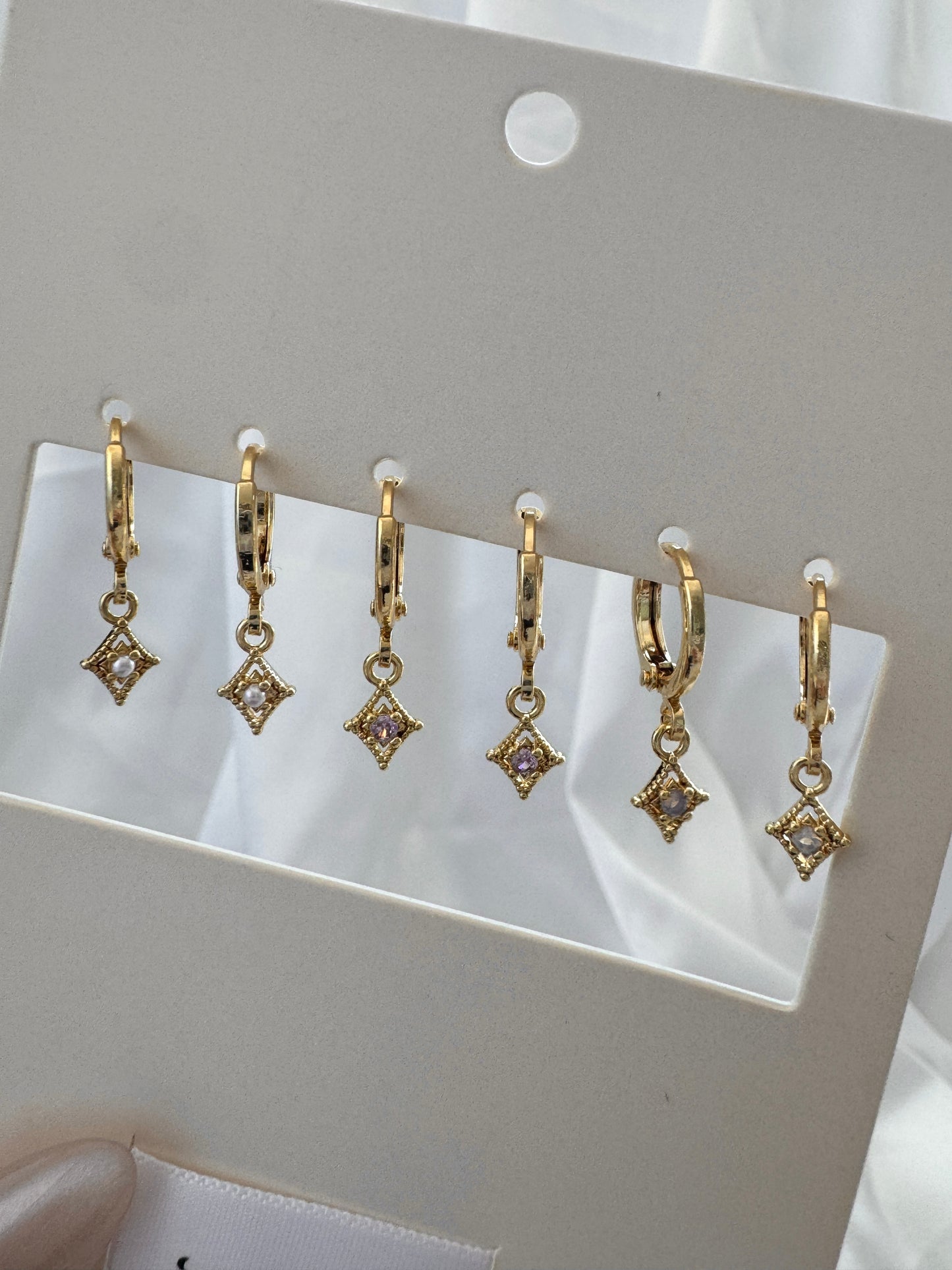 Marin Aurora Glinda Huggie Earrings Set