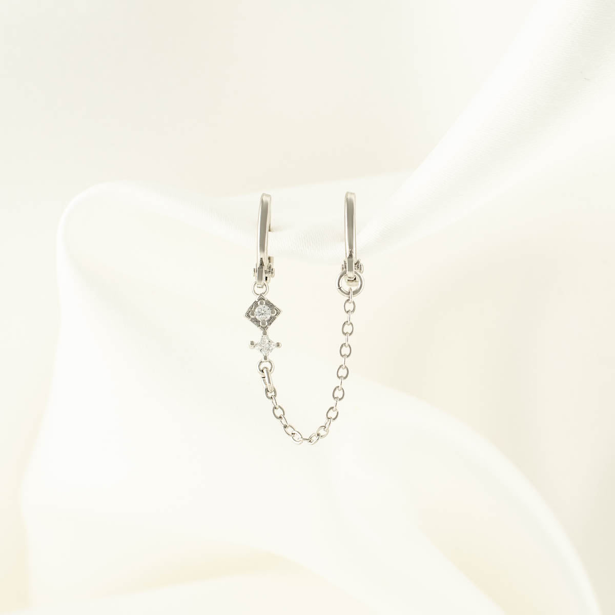 Temperance White Zircon Huggie Chain Earrings